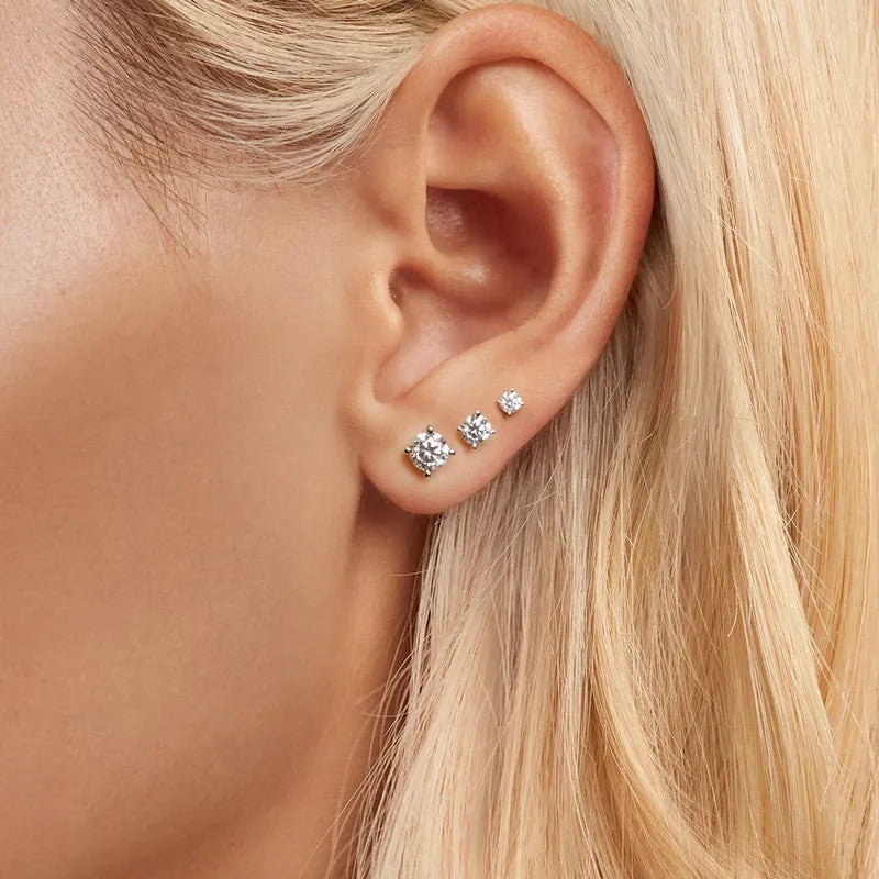 Moissanite Earrings 4-prong moissanite stones