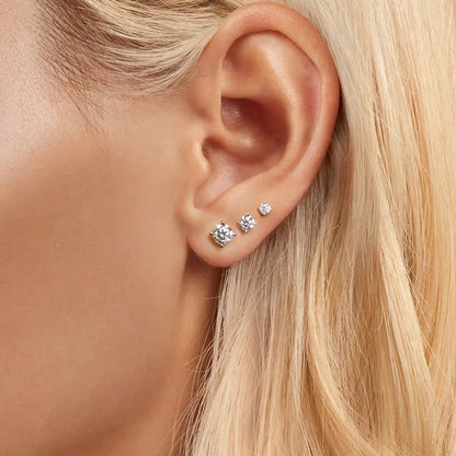 Moissanite Earrings 4-prong moissanite stones