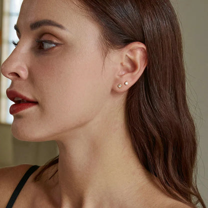 Moissanite Earrings 4-prong moissanite stones