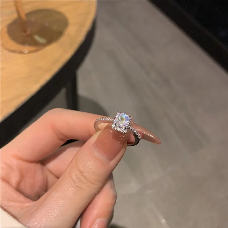 Luxury Classic Engagement Rings